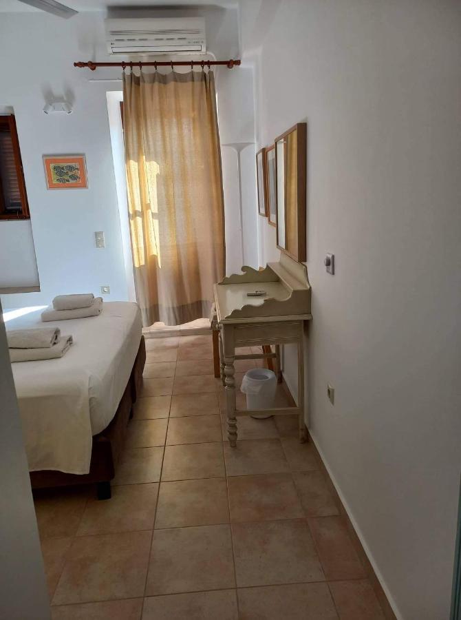 Villa Amalia Chalki Town Exterior photo
